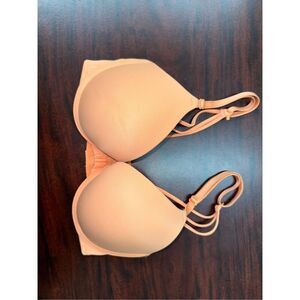 PINK Victoria’s Secret Wear Everywhere Front Closure Push Up Size 32D